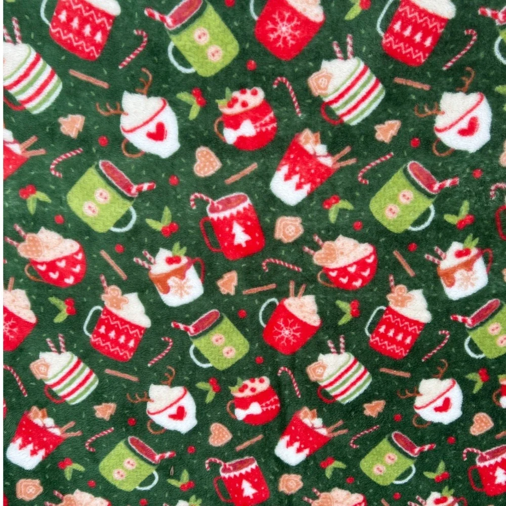 RJ 1916 Holiday Hot Cocoa Plush Fleece Throw Blanket Green‎ Christmas Mugs Candy